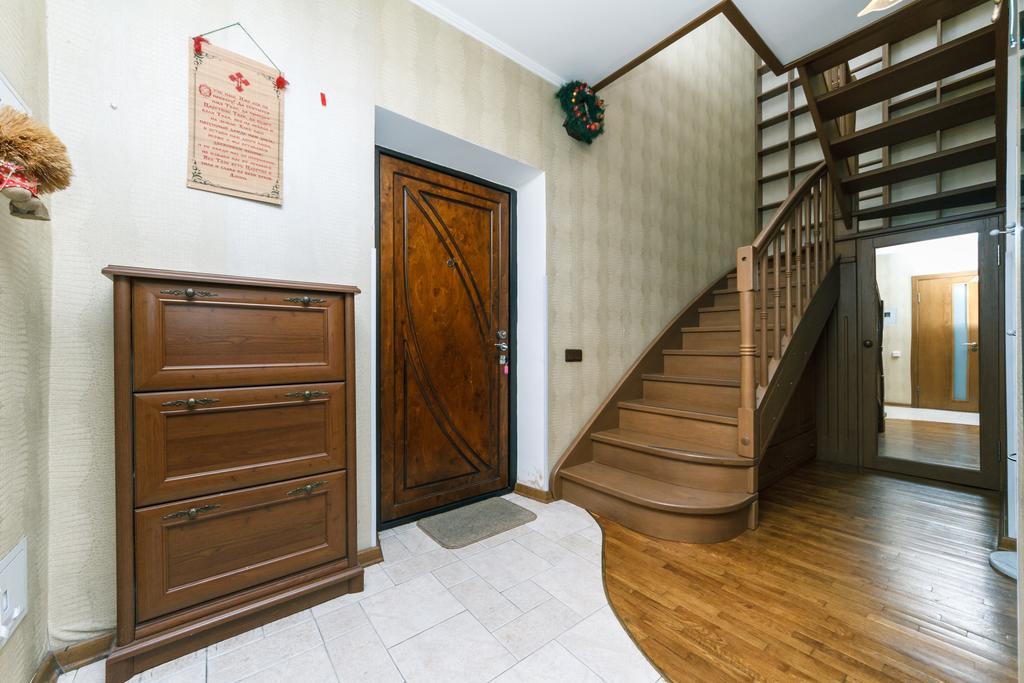 Two-Storey Apartment Near Iec كييف المظهر الخارجي الصورة