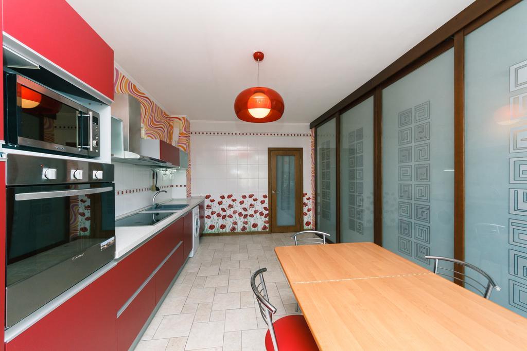 Two-Storey Apartment Near Iec كييف المظهر الخارجي الصورة